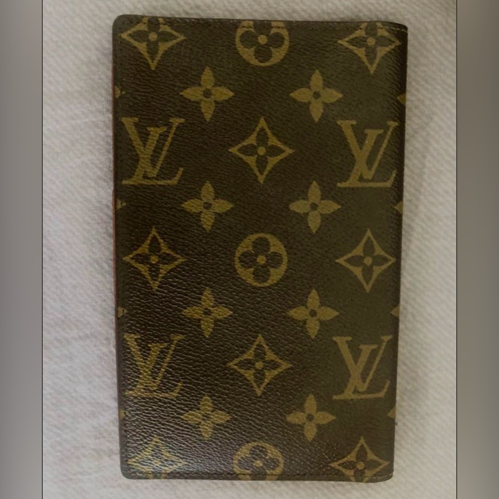 Authentic Louis Vuitton Passport holder, card holder monogram